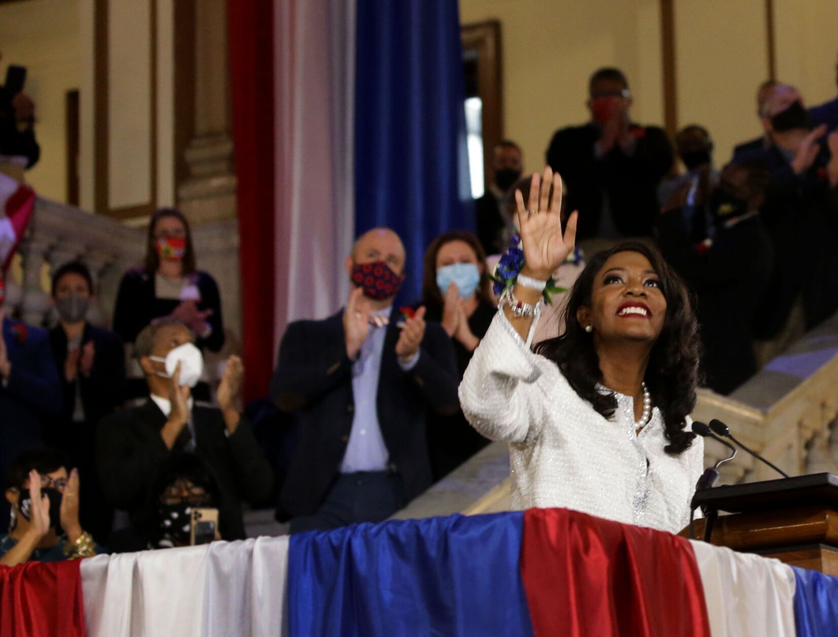 ‘Ready to serve': Tishaura Jones sworn in as St. Louis' 47th mayor